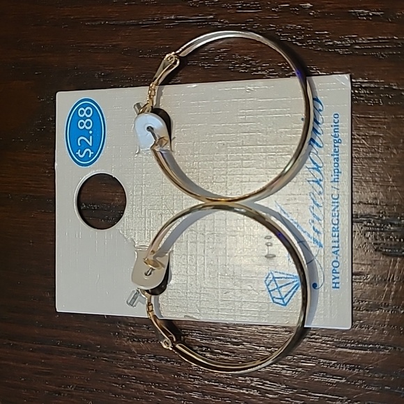 Hoops studs earring bundle all New with Tag gold and silver tone small and large - Picture 3 of 7